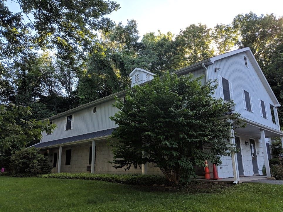 123 Litchfield Rd., New Milford, CT 06776